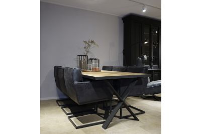 STEEL dining table 250x100x76
250 x 100 x 76 cm