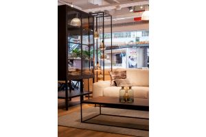 Design Dune Glaskast met taats deuren