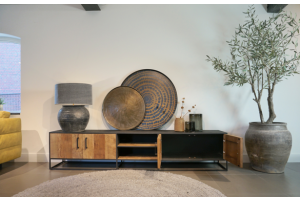 STEEL TV meubel 240 x 40 x 50 cm
240 x 40 x 50 cm