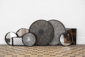  ETHNICRAFT BLACK SLICE WOODEN TRAY XL ROUND