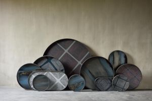 ETHNICRAFT LINEAR SQUARES TRAY GLASS INK L 61x61x4