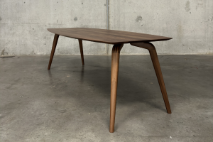 Catch of the Day Eetkamertafel notenhout