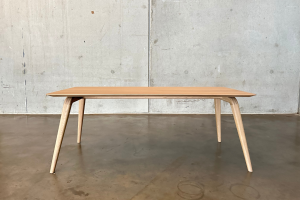 Pitcher eettafel eikenhout