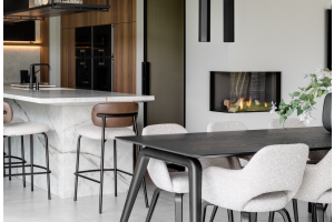 Pitcher eettafel eikenhout