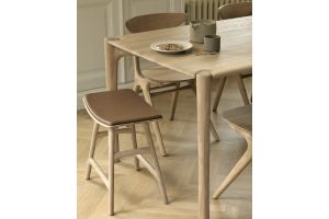 OSSO STOOL - VARNISHED OAK - COGNAC LEATHER 50 x 33 x 51	53047