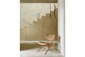 EYE LOUNGE CHAIR - VARNISHED OAK - SIENNA LEATHER 