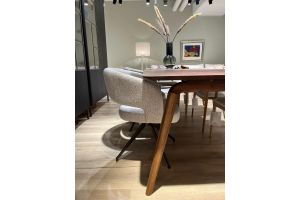 MALMÖ ARMSTOEL DRAAIPOOT KNIK ( 2 kleuren)