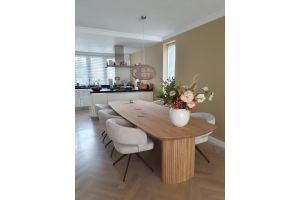 MALMÖ ARMSTOEL DRAAIPOOT KNIK ( 2 kleuren)