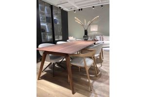 SHOWMODEL AMSTERDAM Pitcher | notenhout 260 x 100 OP=OP
Seuren Tafels Pitcher Tafel bij De Tafelaar