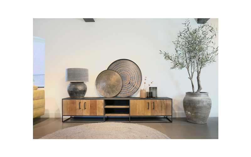 STEEL TV meubel 240 x 40 x 50 cm
240 x 40 x 50 cm