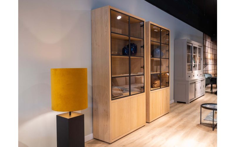 EGK091  Glaskast eiken rustiek PUUR/DUNE 2drs eiken/ 2drs metaal / kast 1deel 230x125x40