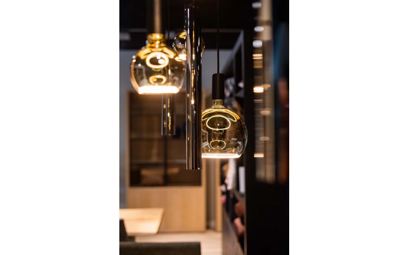 EGK091  Glaskast eiken rustiek PUUR/DUNE 2drs eiken/ 2drs metaal / kast 1deel 230x125x40