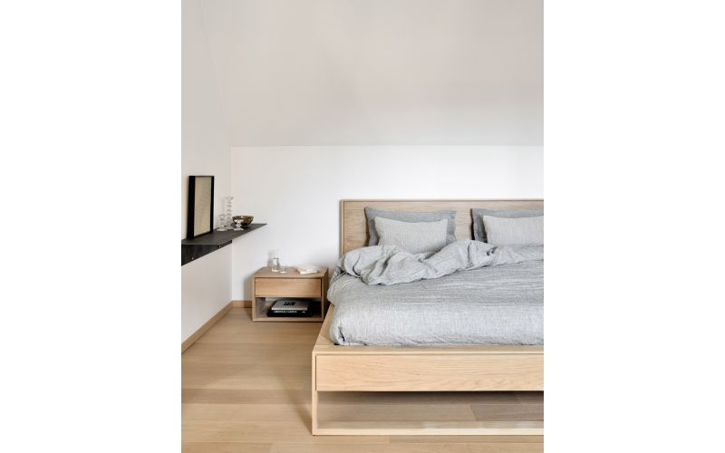 ETHNICRAFT NORDIC II NACHTKASTJE EIKEN 57X40X21