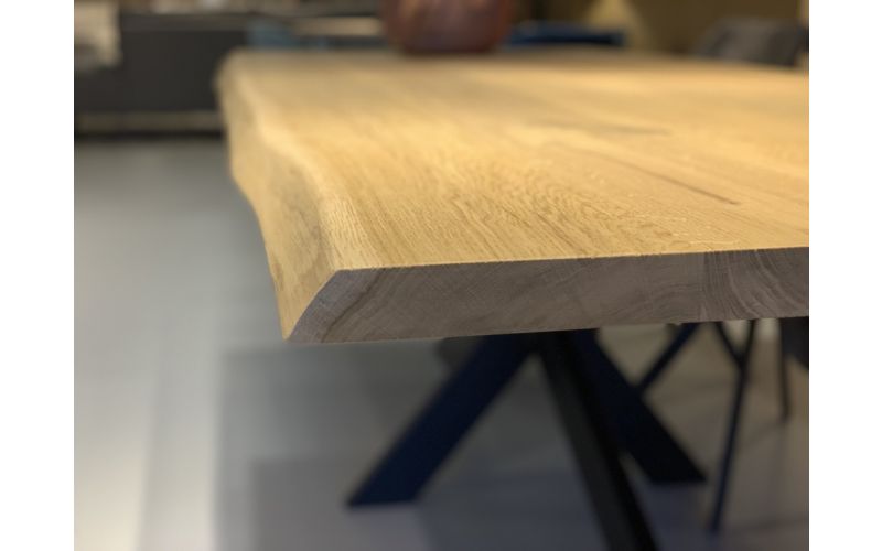 Spicy Zanzibar boomstamrand metalen poot HA
Afwerking HA