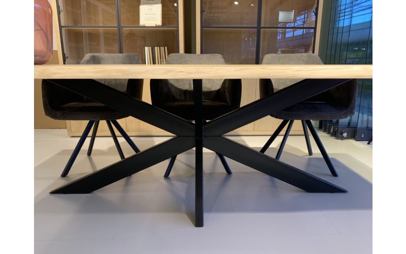 Spicy Zanzibar boomstamrand metalen poot HA
Afwerking HA