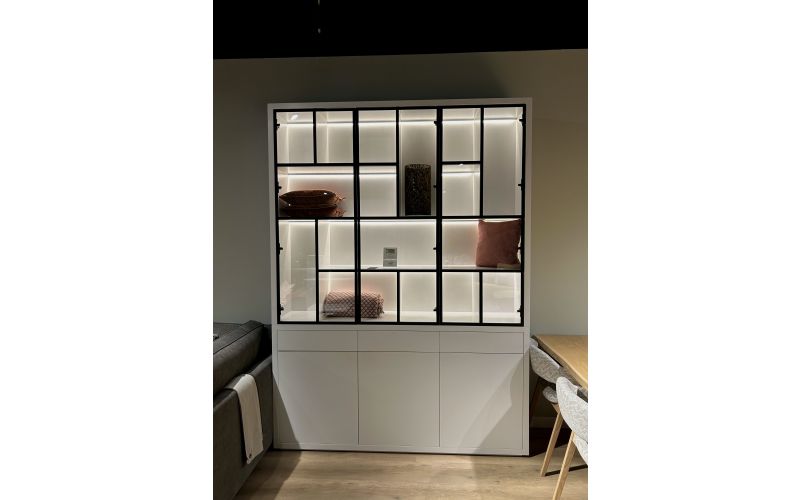 Soof's kast op maat gemaakt