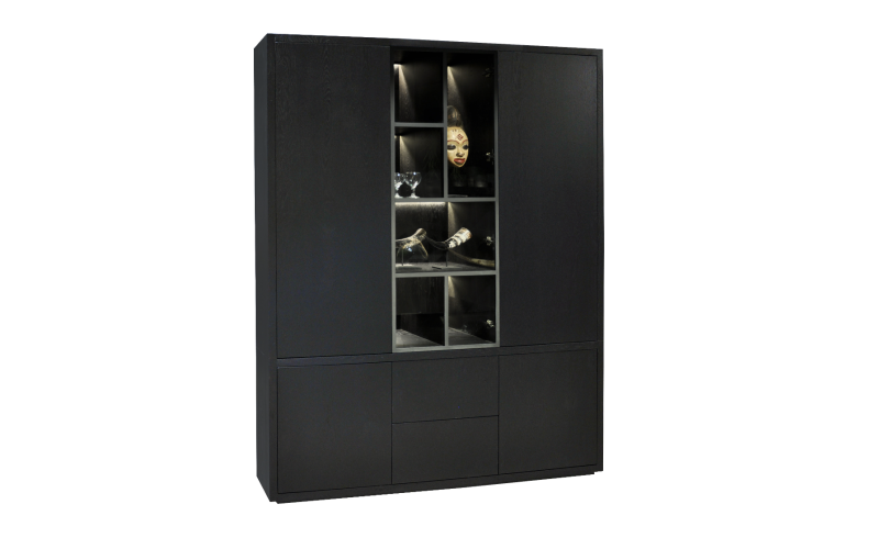 EGK088 Glaskast eiken rustiek PUUR/DUNE 4drs 2la eiken/ 1drs metaal versprongen 230x183x40 