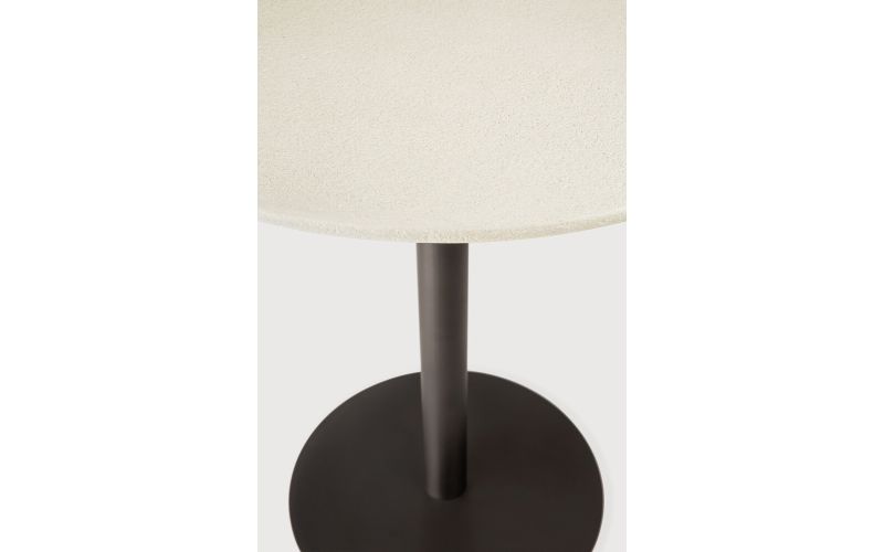 Blend dining table - varnished Microcement top