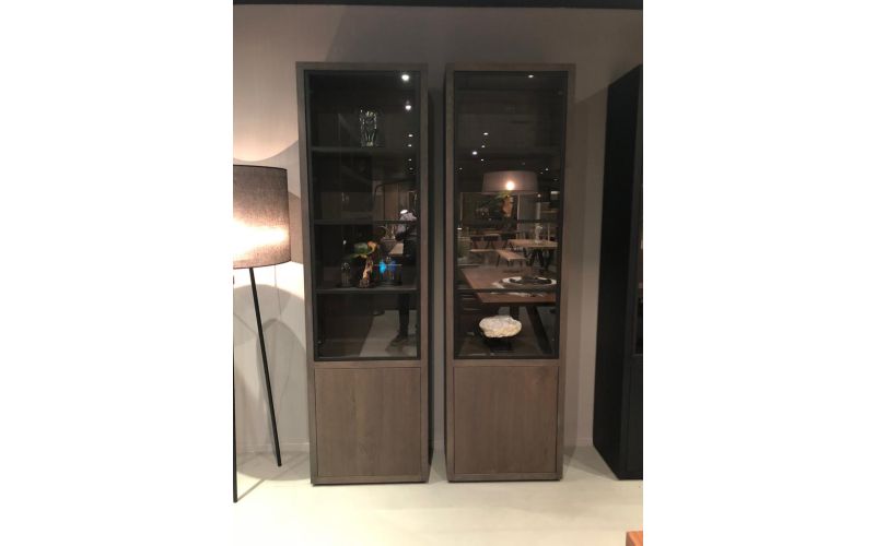  Bergkast eiken rustiek STOER 2drs eiken / op metalen frame +onderblad 230x 125x40 EBK131