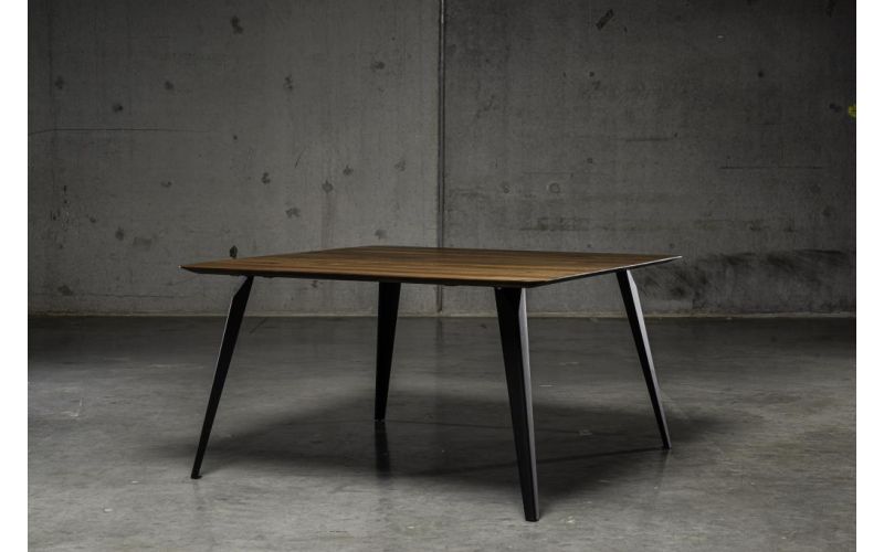 Spike Eettafel Staal Notenhout | Seuren Tafels 