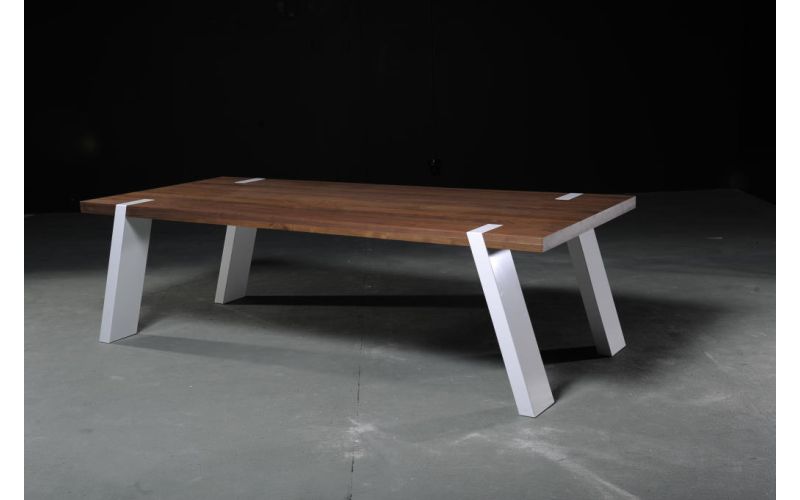 Gulliver Spagaat eettafel noten | Seuren Tafels