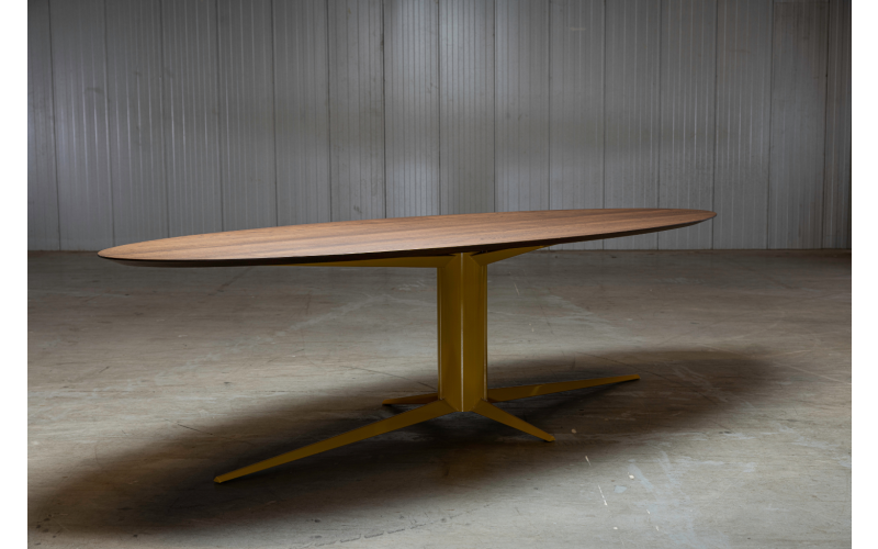 Jump & Wave eettafel notenhout | Seuren Tafels 