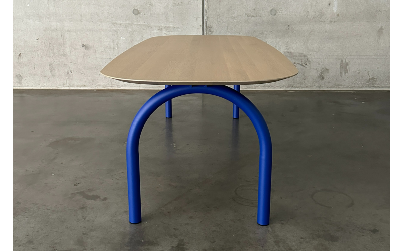 Tunnel eettafel notenhout | Seuren Tafels 