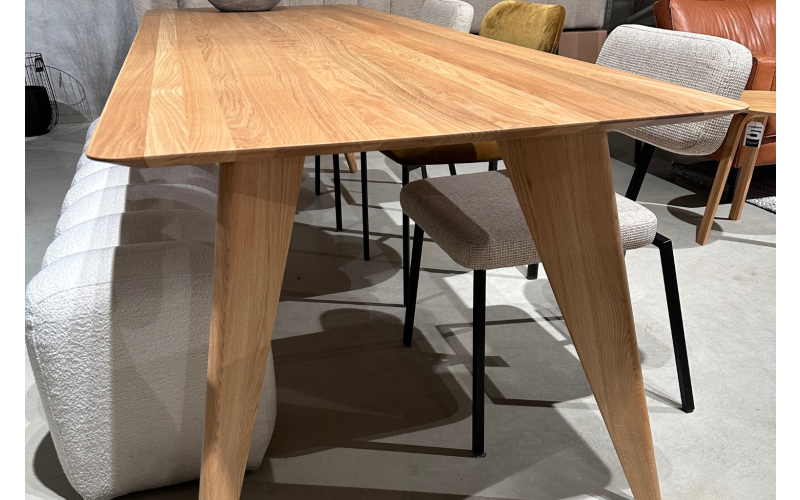 Moonshadow eettafel eikenhout | Seuren Tafels