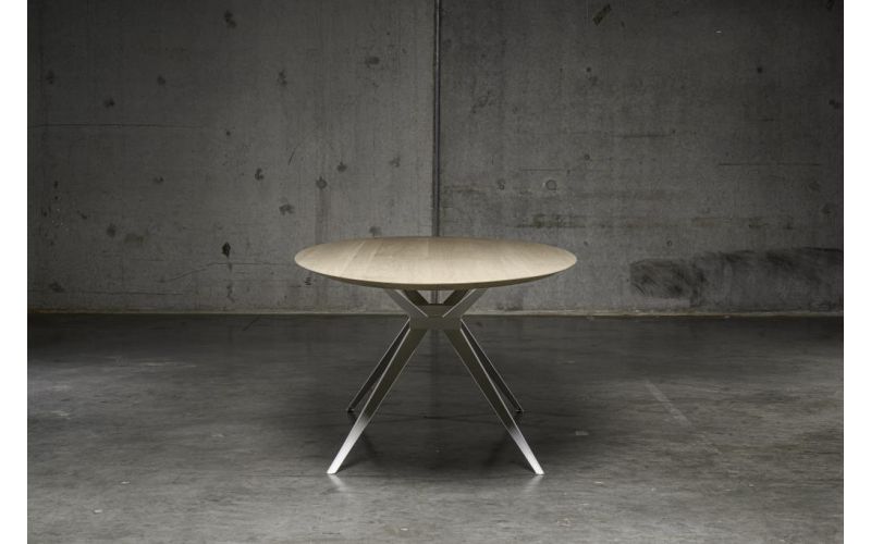 Zwaan eettafel notenhout | Seuren Tafels