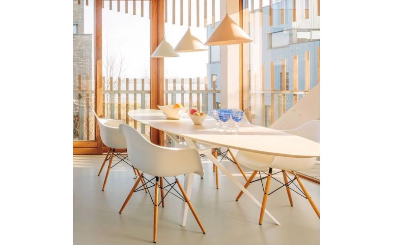 Zwaan eettafel notenhout | Seuren Tafels