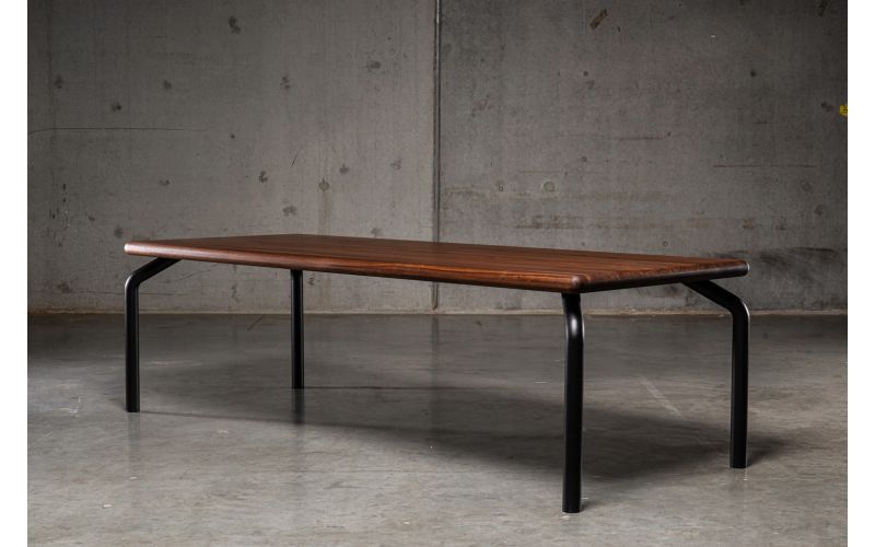 Bourgondiër eettafel notenhout | Seuren Tafels 