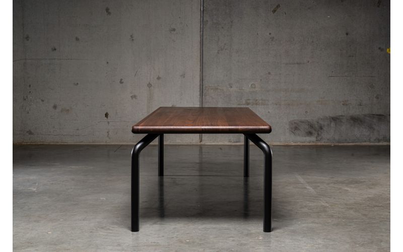 Bourgondiër eettafel notenhout | Seuren Tafels 