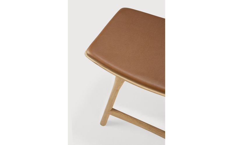 OSSO STOOL - VARNISHED OAK - COGNAC LEATHER 