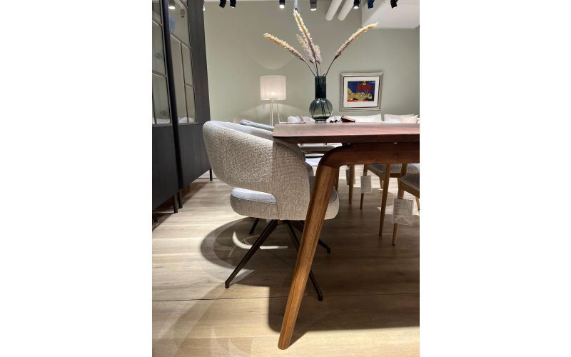 MALMÖ ARMSTOEL DRAAIPOOT KNIK ( 2 kleuren)