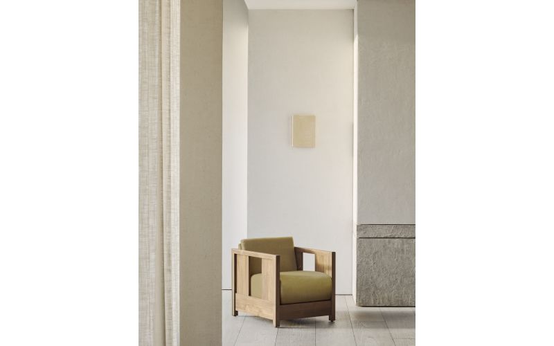 ROAN LOUNGE CHAIR - VARNISHED TEAK AMBER FABRIC 60 x 70 x 65 10832 