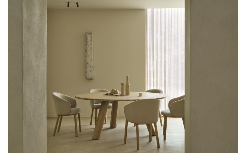 UNDA DINING TABLE OAK ROUND 180 x 180 x 76 CM 50701